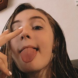 Meet your Posher, Carissa